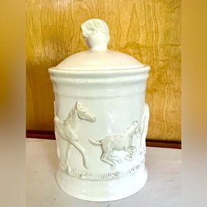 Vintage Horses Mares and Foals Equine Elegance Treats Cookie Jar EUC. 🐴🐎